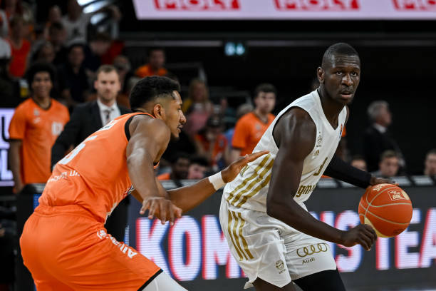 通过精准的 通过精准的