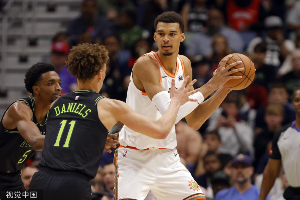 社会进步的 社会进步的