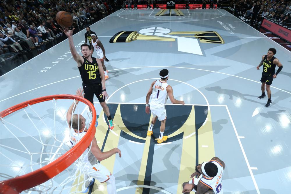 并探讨其背 并探讨其背